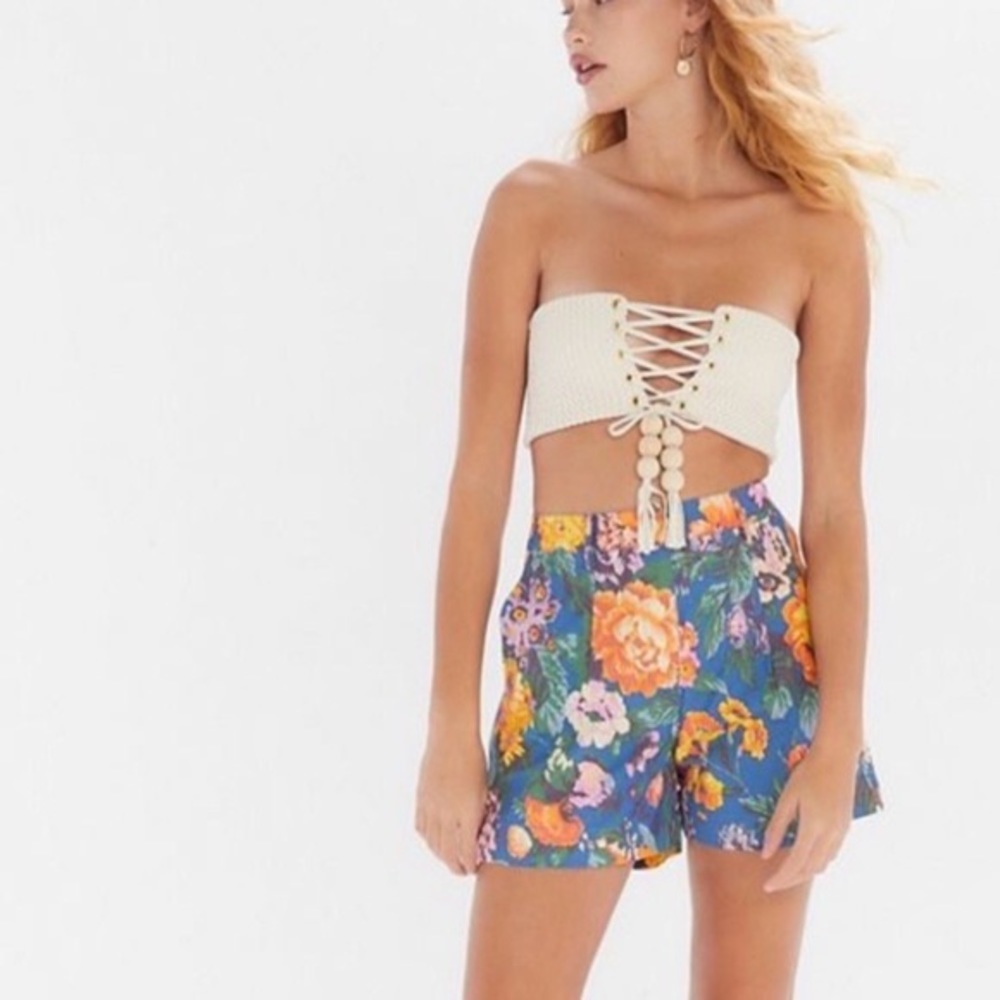 Urban Outfitters Floral Tropical High-Waisted Shorts Pleated Colorful Sz Medium
